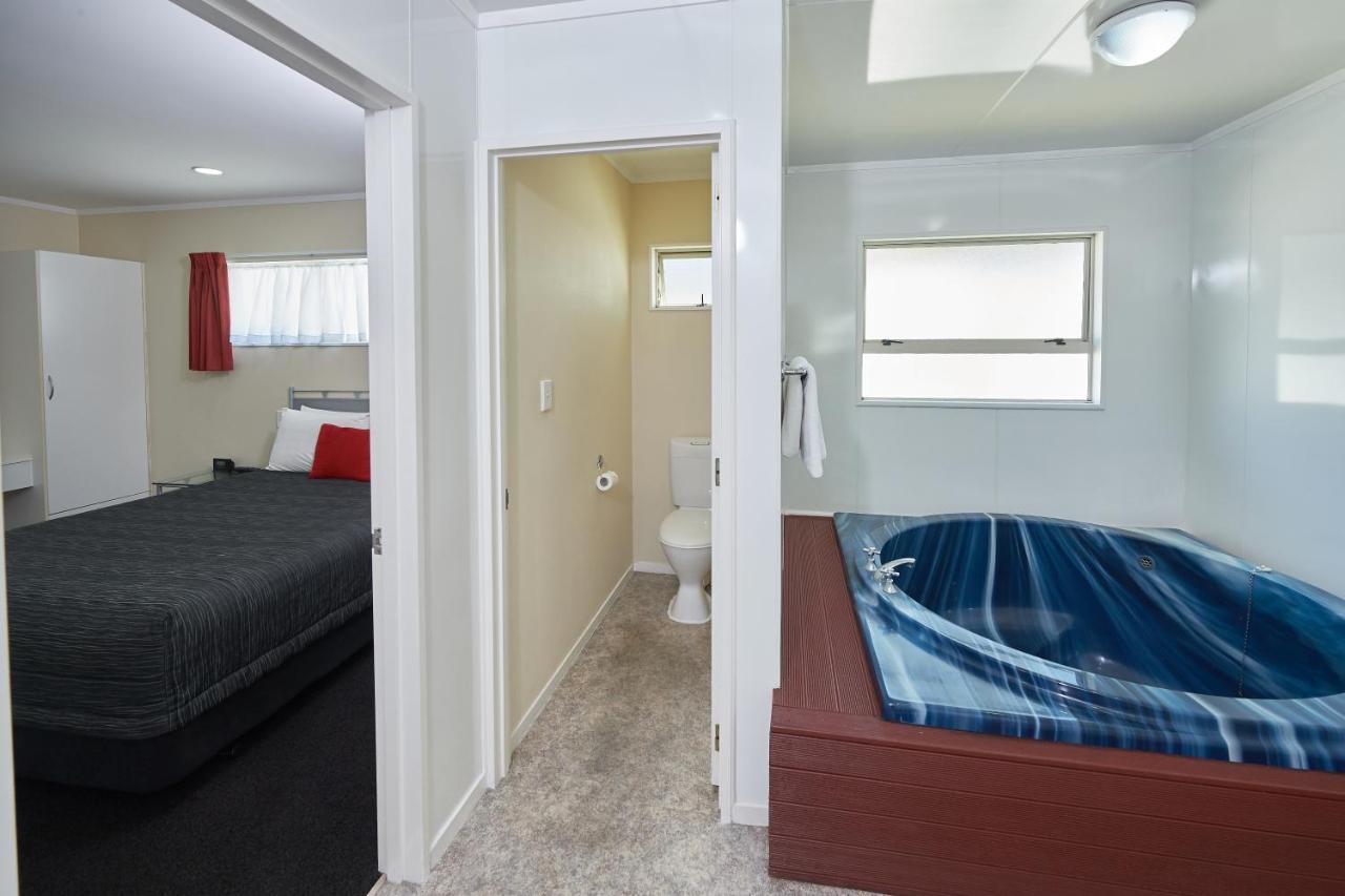 Livingston Motel Уакатане Экстерьер фото
